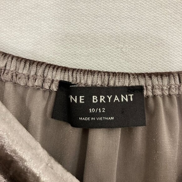 Lane Bryant Velvet Ruched Front 3/4 Sleeve Stretch Top size 10/12 Feminine - Picture 2 of 9